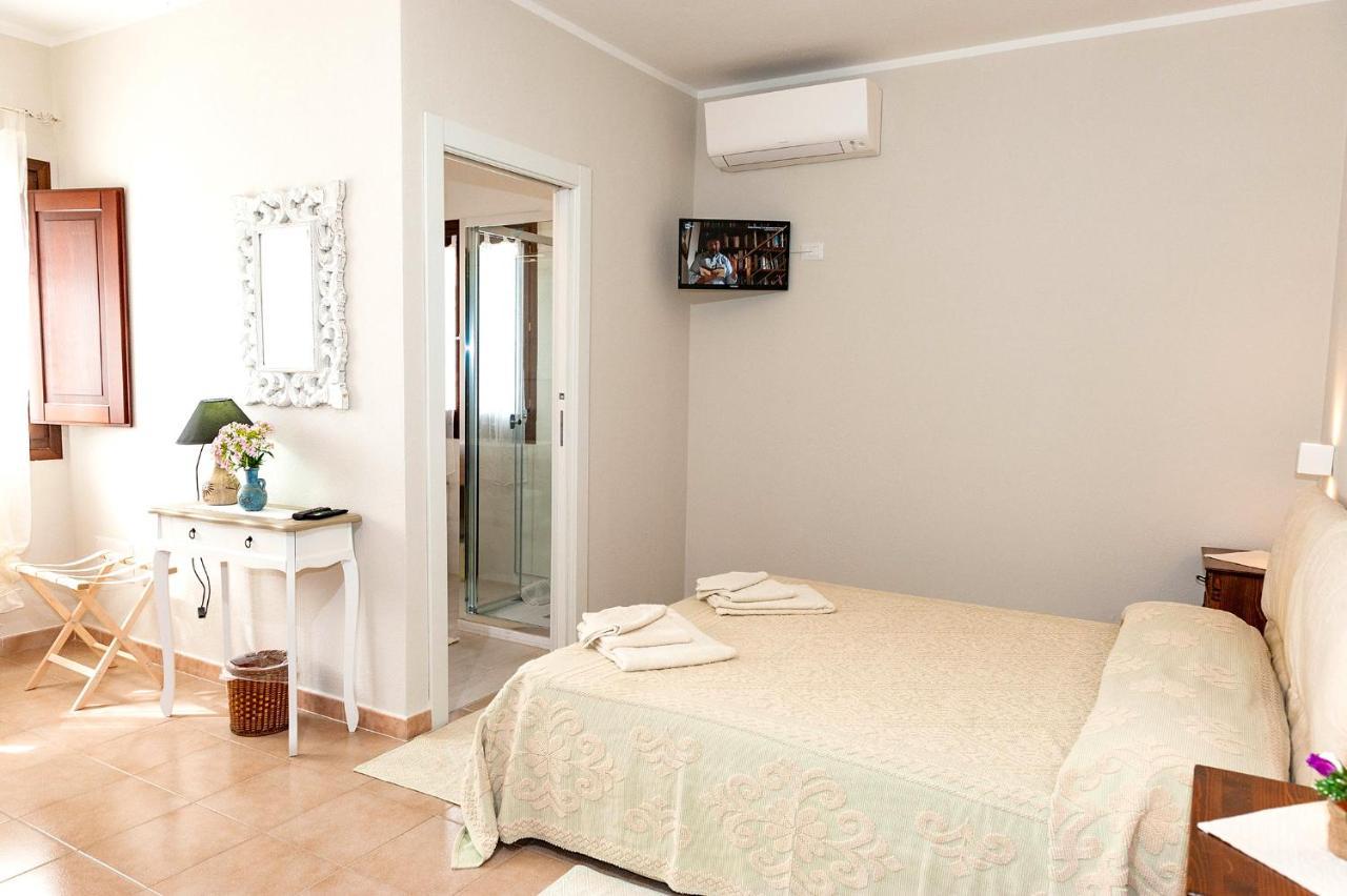 Lu Lioni Rooms San Teodoro  Exterior photo